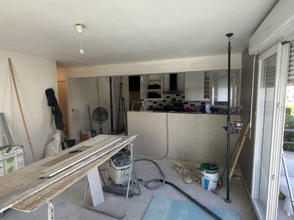 travaux-cuisine-ouverte-bar-sur-mesure-placo-renovation-home-editions
