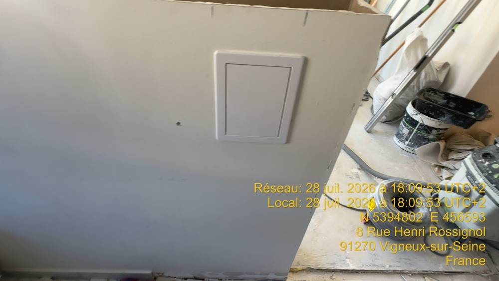 prise-cachee-usb-c-bar-sur-mesure-renovation-cuisine